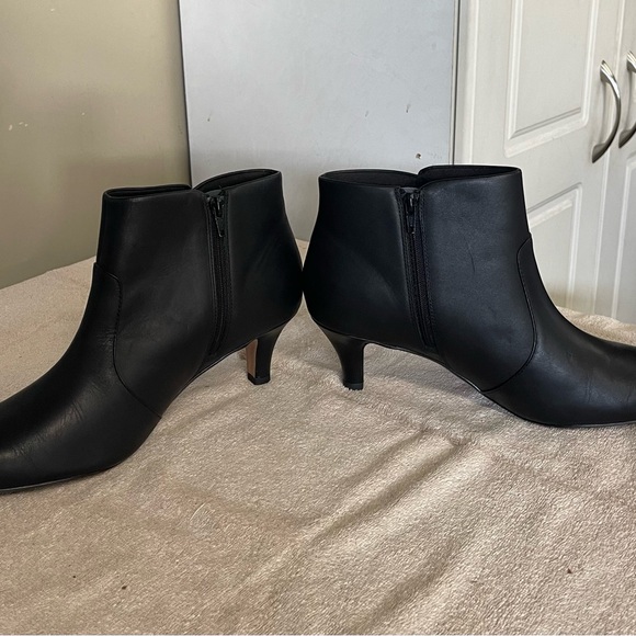 Clarks Linvale Judith Leather ankle boots 11W - Picture 3 of 7